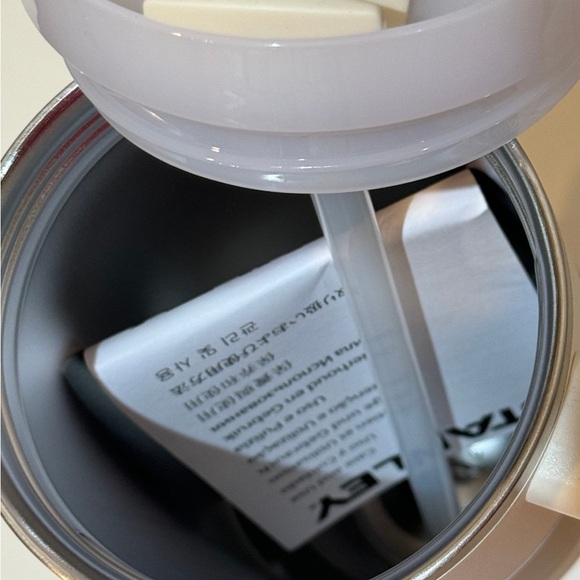 BNWT - Stanley Cream 40oz Quencher Tumbler Cup - Picture 6 of 6